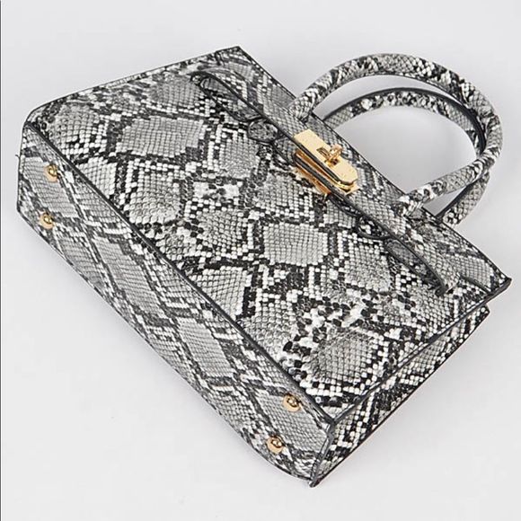 Snake print Crossbody Brand New from Glamorous Accessories - Picture 2 of 6